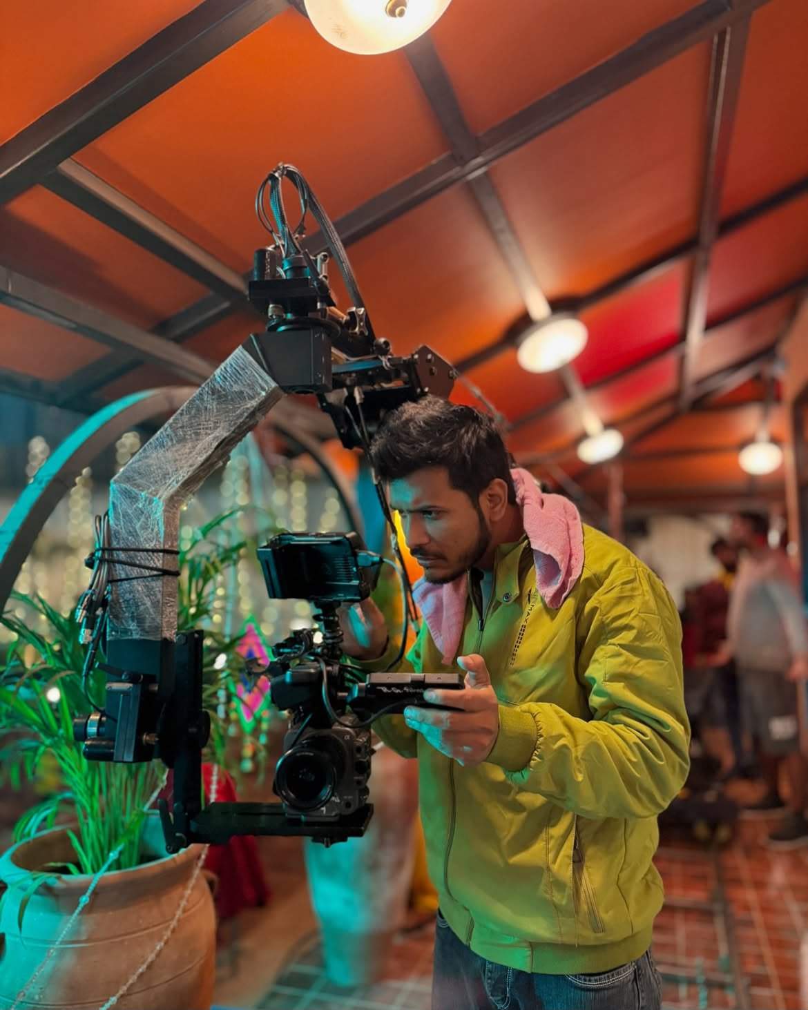 Behind the scenes loop