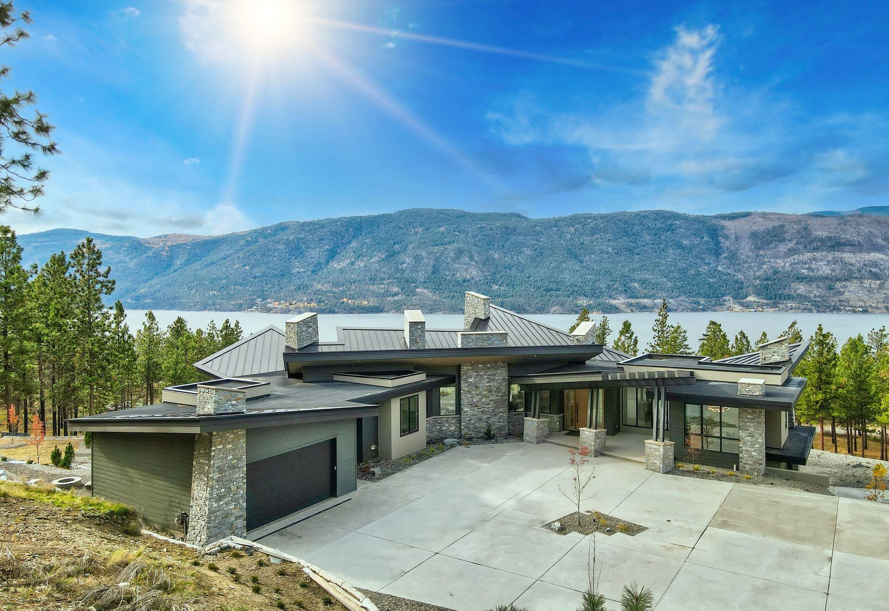 Modern Okanagan home exterior