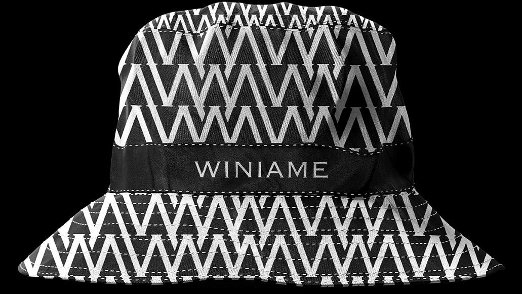 Zigzag bucket hat with a Winiame band on black
