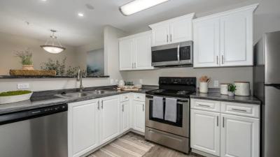 Lenox West Luxury Furnished Apartments - Image 3