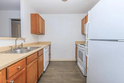 Inwood Crossings Furnished Apartments - Image 2