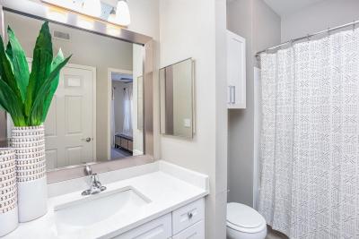 Lexington Farms Furnished Apartments  - Image 6