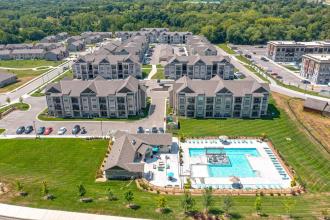 Thrive at Creekside Furnished Apartments and Townhomes - Furnished corporate apartment in Kansas City