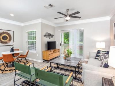 Lexington Farms Furnished Apartments - Image 2