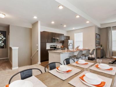 The Landing at Tiffany Springs Furnished Apartments - Image 3