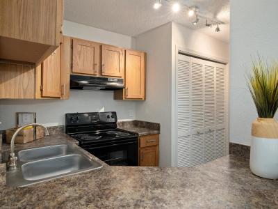 Hampton Woods Apartment Homes - Image 3
