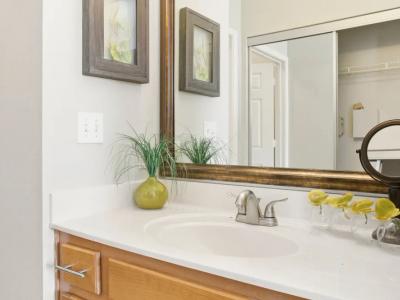 The Highlands Furnished Apartments - Image 5