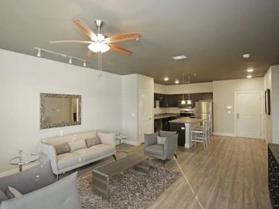 800 Lofts Furnished Apartments - Image 2