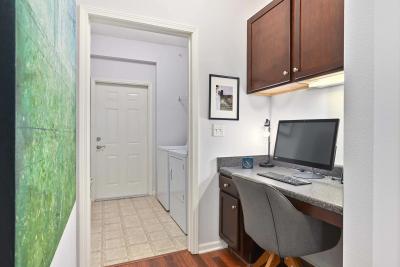 The Sovereign at Overland Park Furnished Apartments - Image 2