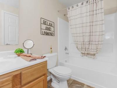 Woodland Park at Soldier Creek Furnished Apartments - Image 4