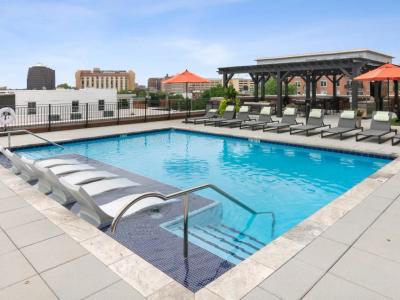 Alton Heights Furnished Apartments - Image 9