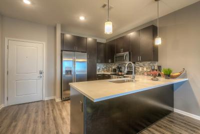 Edgewater at City Center Furnished Apartments - Image 2