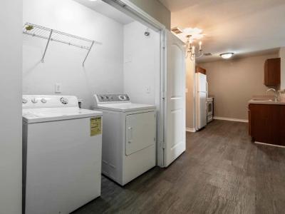 Inwood Crossings Furnished Apartments - Image 5