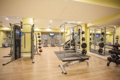 Power & Light Furnished Apartments - Image 12