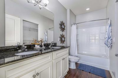 Village West Furnished Apartments - Image 6