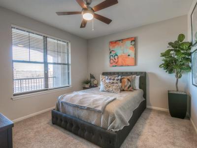 Edgewater at City Center Furnished Apartments - Image 6