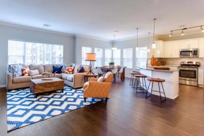 Prairie View at Village West Furnished Apartments - Image 2