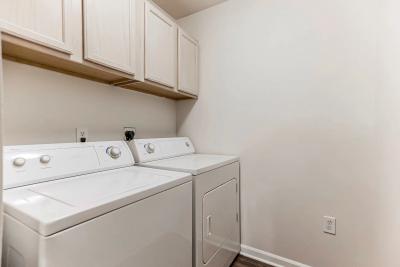 The Overlook Furnished Apartments - Image 6