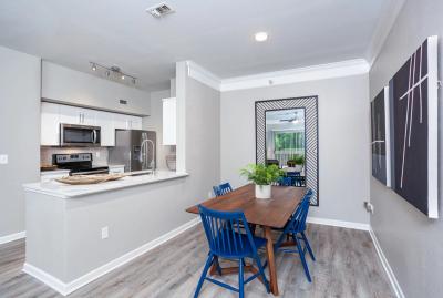 Lexington Farms Furnished Apartments  - Image 4