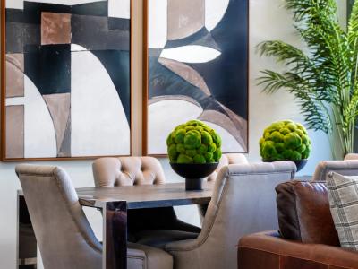 Power & Light Furnished Apartments - Image 5