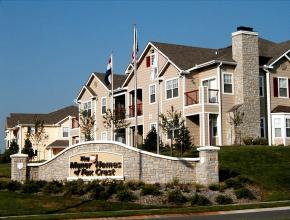 Manor Homes of Fox Crest Furnished Apartments - Furnished corporate apartment in Kansas City