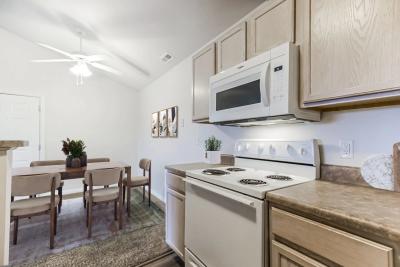 The Overlook Furnished Apartments - Image 2