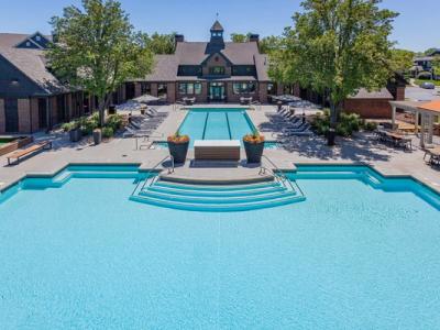 Lexington Farms Furnished Apartments - Image 7