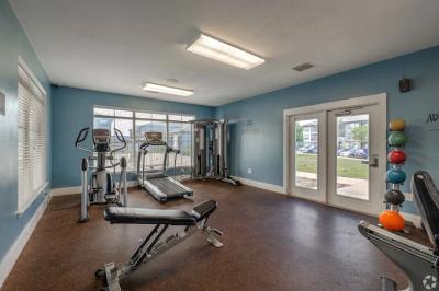 Inwood Crossings Furnished Apartments - Image 8