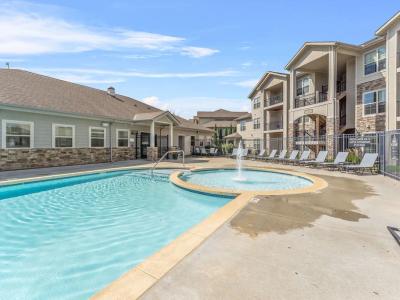 Summit Crossing Furnished Apartments - Image 7