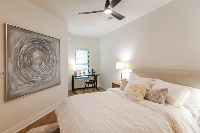 Century West Pryor Furnished Apartments - Image 4