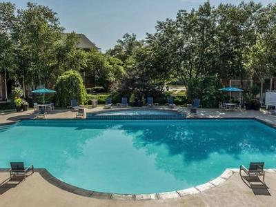 The Crossing at Barry Road Furnished Apartments - Image 8