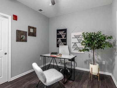 Midtown Plaza Apartments - Image 9