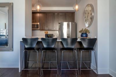 Power & Light Furnished Apartments - Image 8