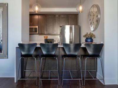 Power & Light Furnished Apartments - Image 8