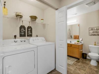 Woodland Park at Soldier Creek Furnished Apartments - Image 5