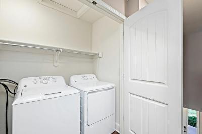 Lakeview Crossing Furnished Apartments - Image 6