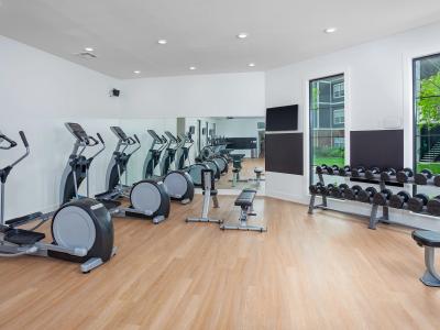 Lexington Farms Furnished Apartments - Image 9