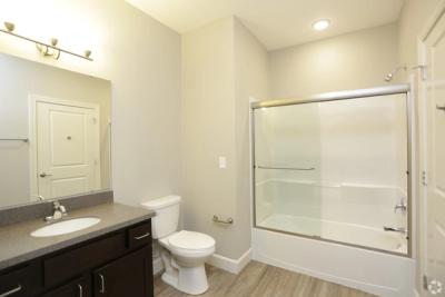800 Lofts Furnished Apartments - Image 5