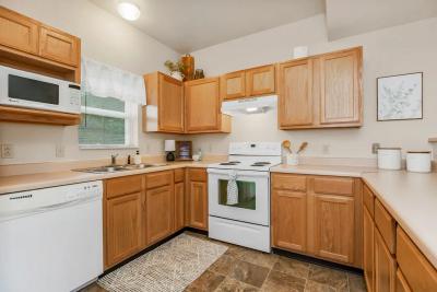 Woodland Park at Soldier Creek Furnished Apartments  - Image 2
