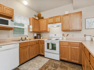 Woodland Park at Soldier Creek Furnished Apartments - Image 2
