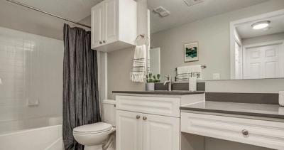 The Crossing at Barry Road Furnished Apartments - Image 7