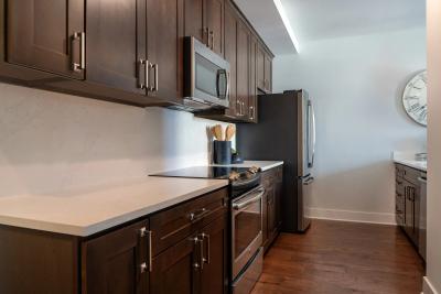 Power & Light Furnished Apartments - Image 7