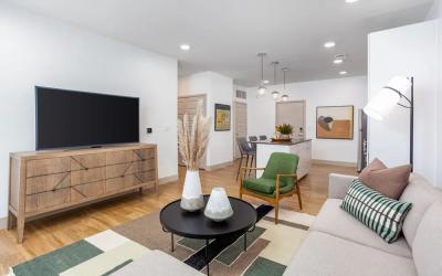 2501 Beacon Hill - Image 3