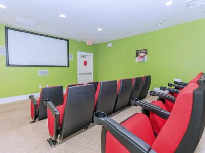 Inwood Crossings Furnished Apartments - Image 6