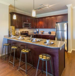 The Retreat at Tiffany Woods Furnished Apartments - Image 3