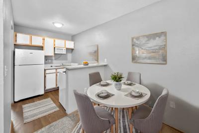 Eagle Ridge Furnished Apartments  - Image 5