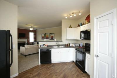 Manor Homes of Fox Crest Furnished Apartments - Image 3