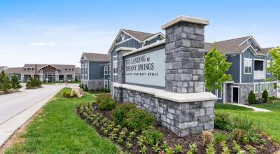 The Landing at Tiffany Springs Furnished Apartments - Furnished corporate apartment in Kansas City