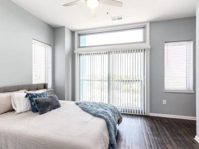 Midtown Plaza Apartments - Image 2