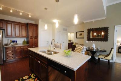 Mission 106 Furnished Apartments - Image 8